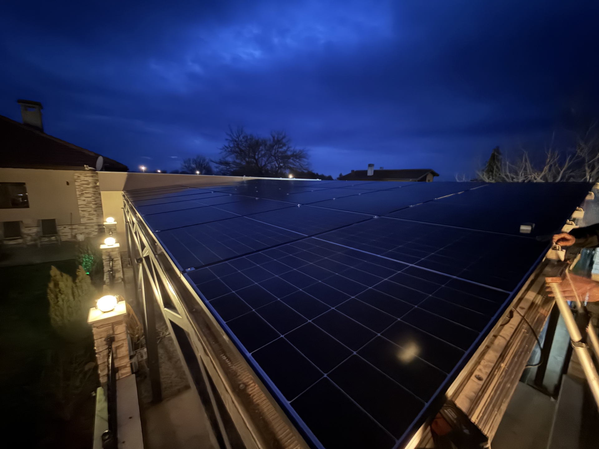 Хибридна покривна ФтЕЦ с мощност 10 kWр - с. Генерал Канраджиево