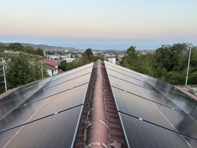 Хибридна покривна ФтЕЦ с мощност 9.9 kWр - гр. Варна