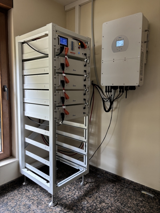 Хибридна покривна ФтЕЦ с мощност 10 kWр - гр.Банкя