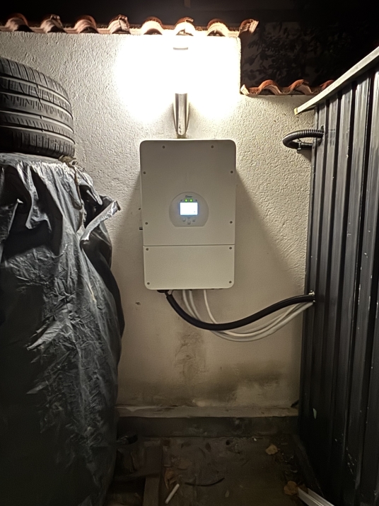 Хибридна покривна ФтЕЦ с мощност 10 kWр - с. Кошарица