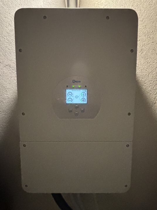 Хибридна покривна ФтЕЦ с мощност 10 kWр - с. Кошарица