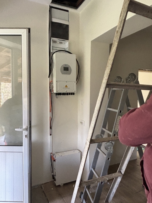 Хибридна покривна ФтЕЦ с мощност 5 kWр - с. Доситеево