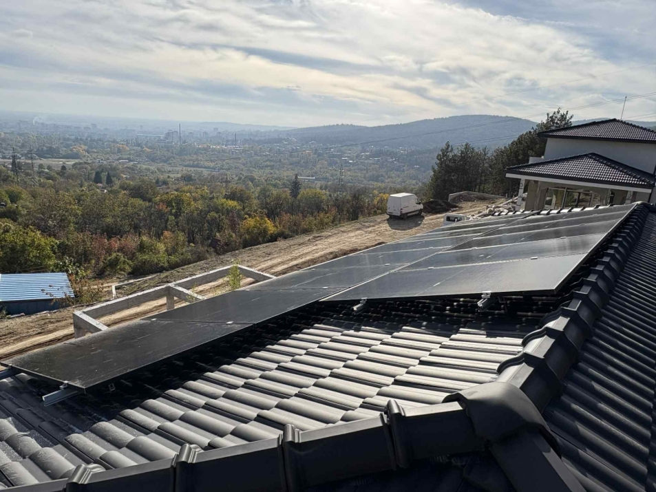 Deye SUN-20K-SG01LP3  + Deye BOS-G 30.72kWh + Risen Solar Full Black 445Wp