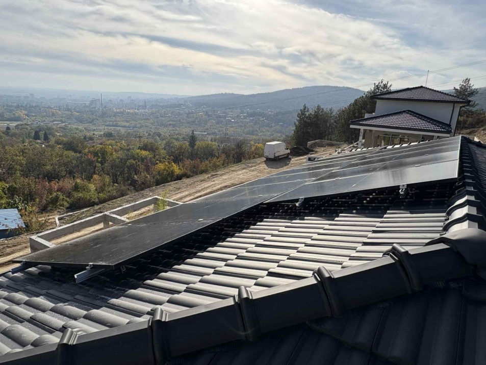 Deye SUN-20K-SG01LP3  + Deye BOS-G 30.72kWh + Risen Solar Full Black 445Wp