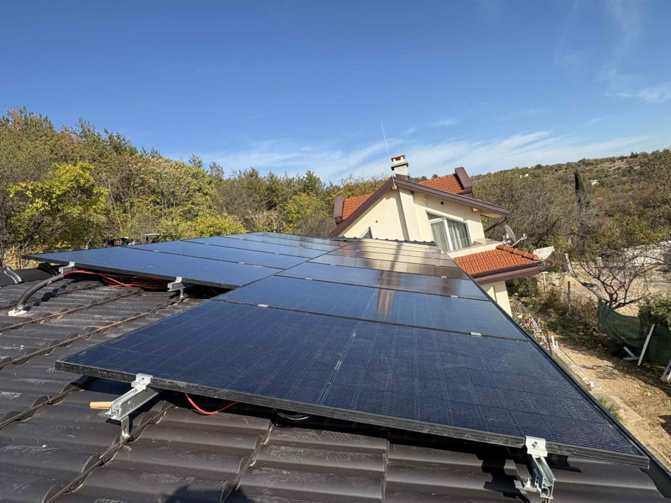 Deye SUN-20K-SG01LP3  + Deye BOS-G 30.72kWh + Risen Solar Full Black 445Wp