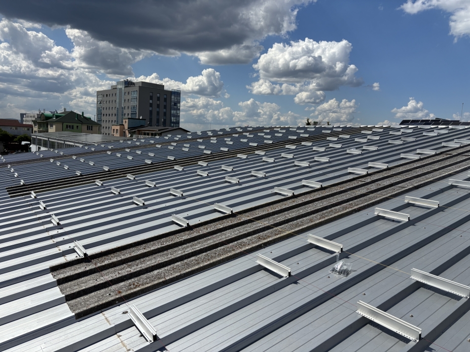 Хибридна покривна ФтЕЦ с мощност 55 kWр - гр. София