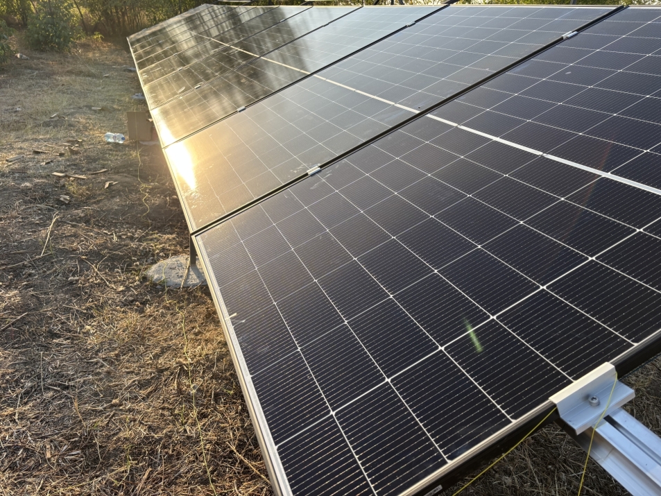 Хибридна наземна ФтЕЦ с мощност 17.8 kWр - с. Прохлада