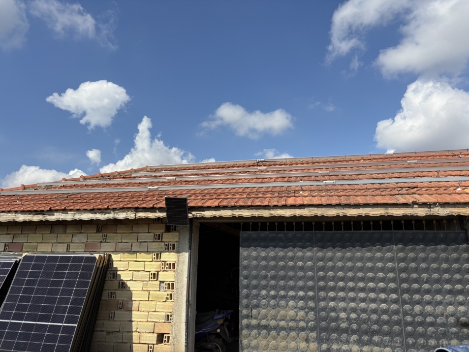 Хибридна покривна ФтЕЦ с мощност 17.8 kWр - с. Прохлада