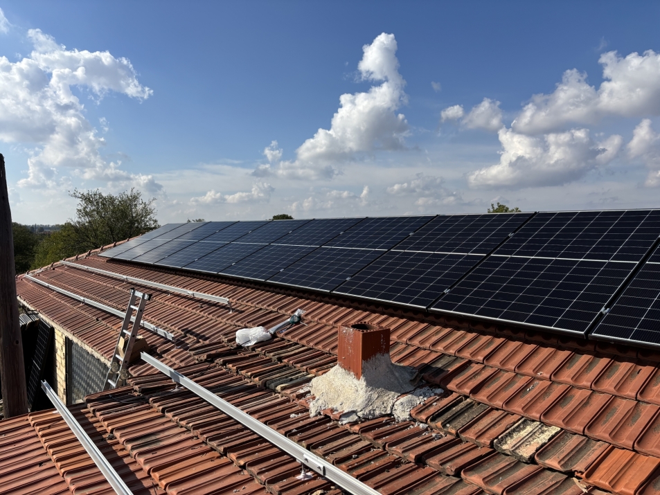 Хибридна покривна ФтЕЦ с мощност 17.8 kWр - с. Прохлада