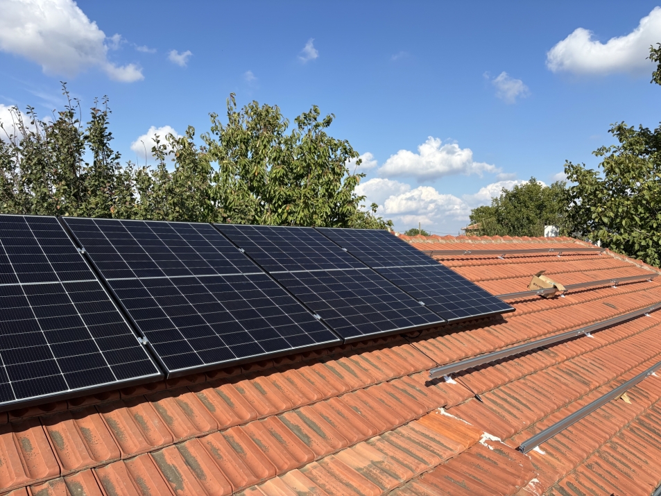 Хибридна покривна ФтЕЦ с мощност 17.8 kWр - с. Прохлада