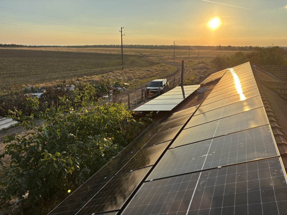 Хибридна покривна ФтЕЦ с мощност 17.8 kWр - с. Прохлада