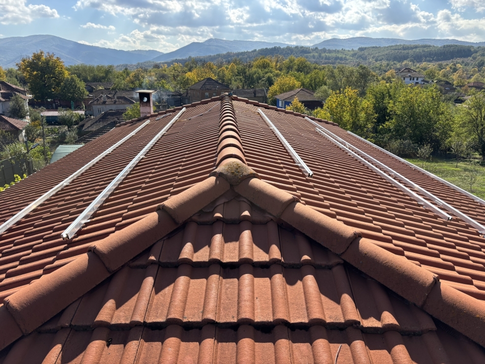 Хибридна покривна ФтЕЦ с мощност 9 kWр - с. Велчево