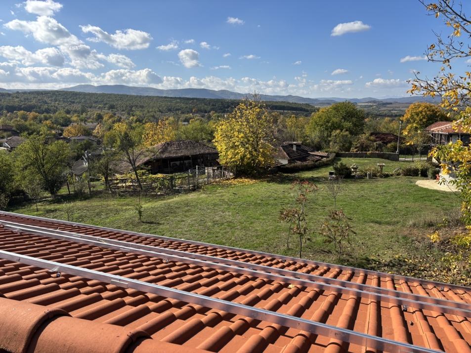 Хибридна покривна ФтЕЦ с мощност 9 kWр - с. Велчево