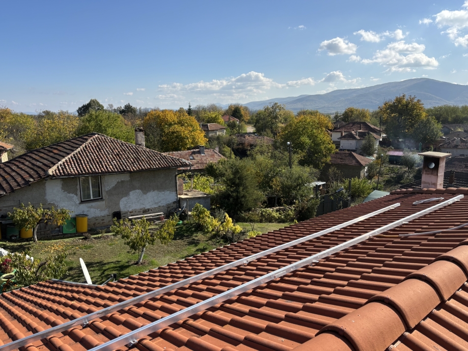 Хибридна покривна ФтЕЦ с мощност 9 kWр - с. Велчево