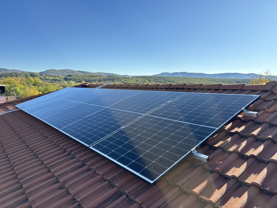 Хибридна покривна ФтЕЦ с мощност 9 kWр - с. Велчево