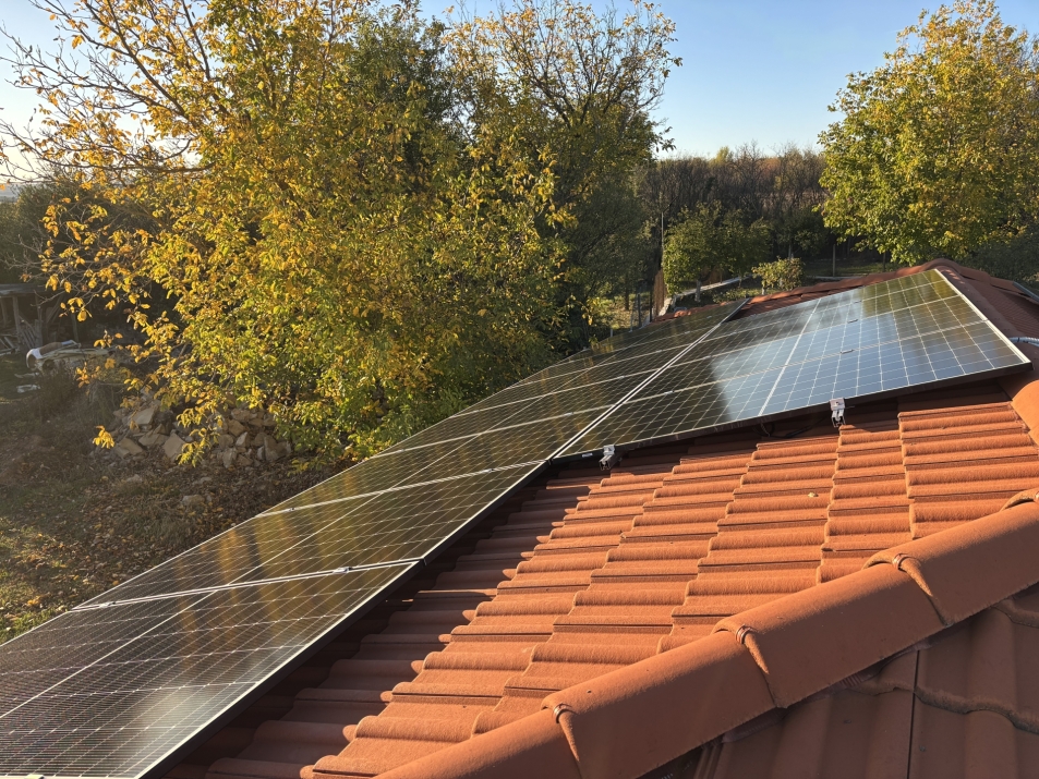 Хибридна покривна ФтЕЦ с мощност 9 kWр - с. Велчево