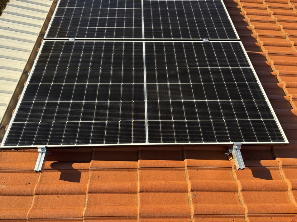 Хибридна покривна ФтЕЦ с мощност 9 kWр - с. Велчево