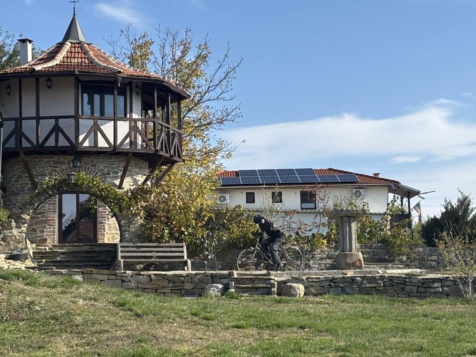 Хибридна покривна ФтЕЦ с мощност 9 kWр - с. Велчево