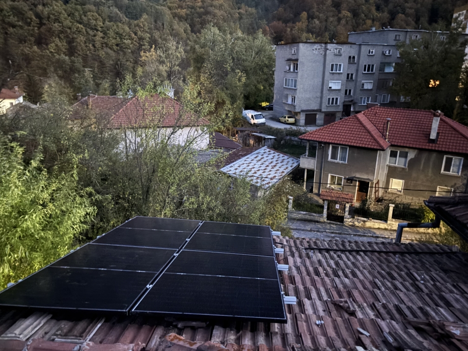 Хибридна покривна ФтЕЦ с мощност 10 kWр - гр. Габрово