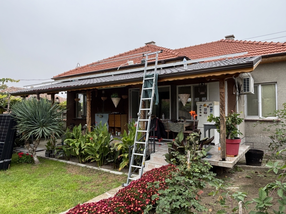 Хибридна покривна ФтЕЦ с мощност 5 kWр - с. Доситеево