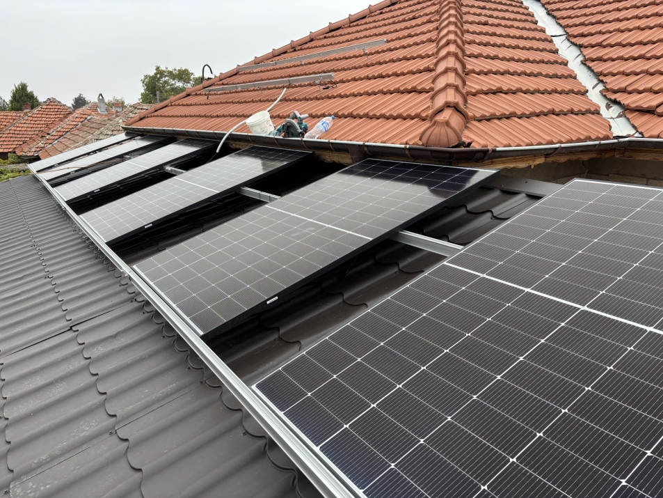 Хибридна покривна ФтЕЦ с мощност 5 kWр - с. Доситеево