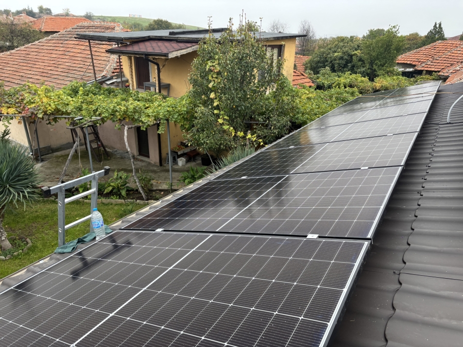 Хибридна покривна ФтЕЦ с мощност 5 kWр - с. Доситеево