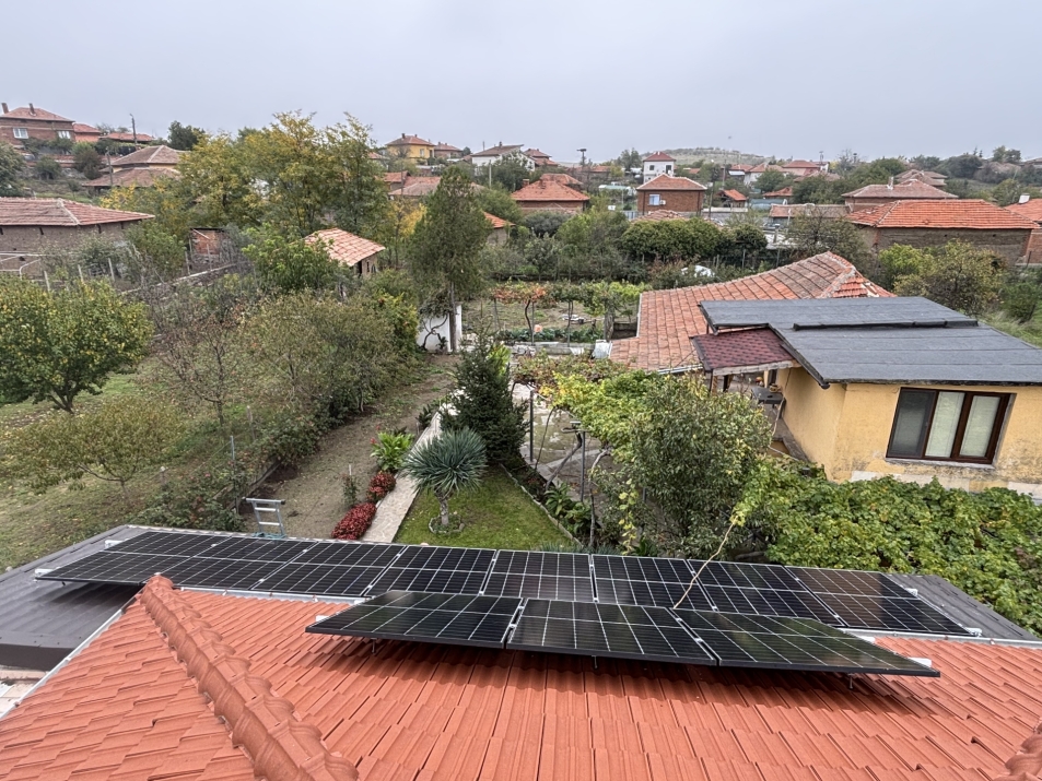 Хибридна покривна ФтЕЦ с мощност 5 kWр - с. Доситеево