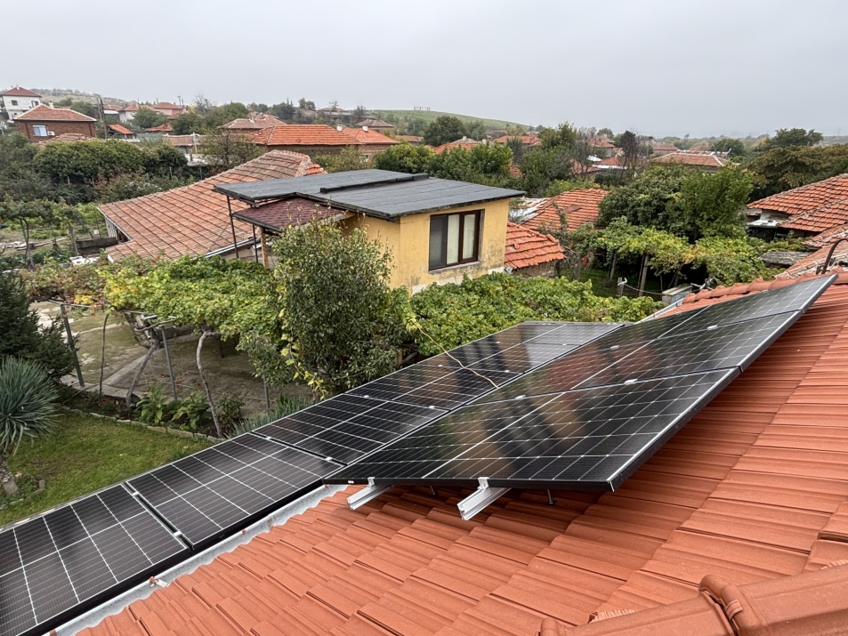 Хибридна покривна ФтЕЦ с мощност 5 kWр - с. Доситеево