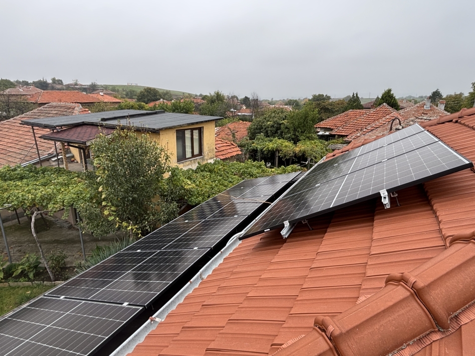 Хибридна покривна ФтЕЦ с мощност 5 kWр - с. Доситеево