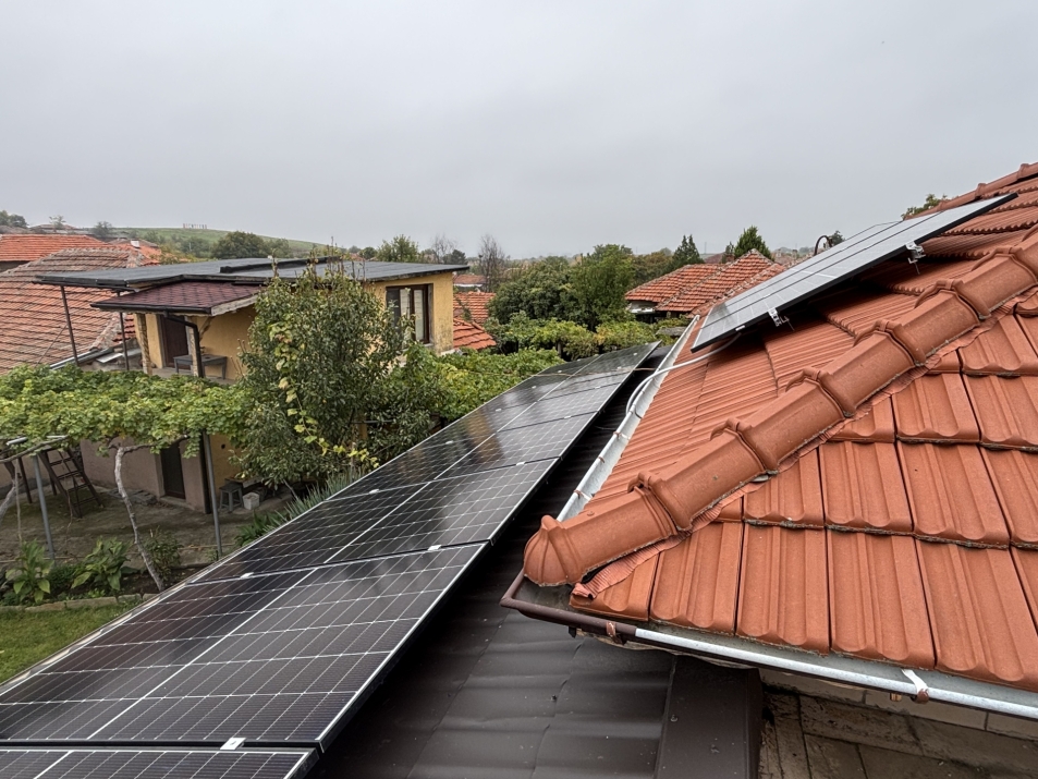 Хибридна покривна ФтЕЦ с мощност 5 kWр - с. Доситеево